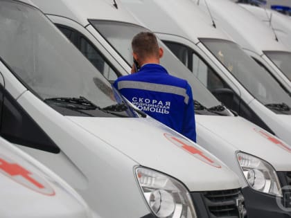 В Волжском на пороге поликлиники скончался пациент