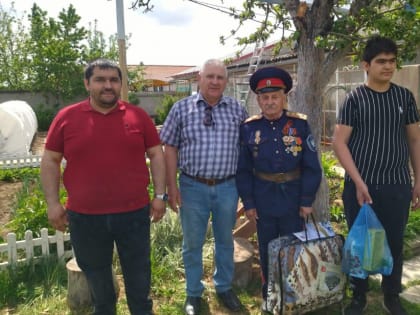 Земляки приходят с поздравлениями в дома ветеранов