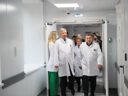 1 января Андрей Бочаров проинспектировал больницу Фишера под Волгоградом