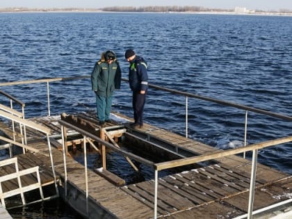 В Волгограде главную купель для крещенских купаний спустя два года вновь установили у 9-го причала