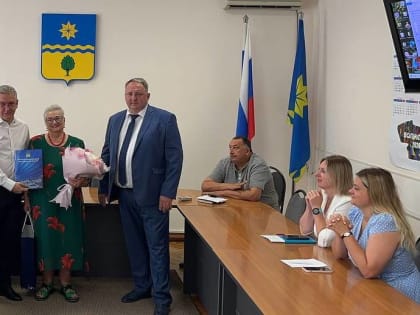 Главного летописца и краеведа Волжского Тамару Башлыкову поздравили с юбилеем