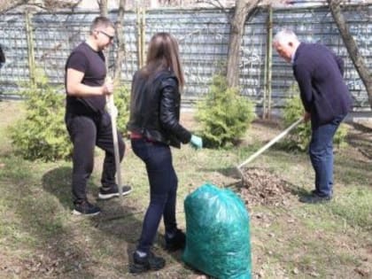 Гордума провела субботник на территории Дома ребенка