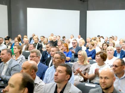 ДЕПУТАТЫ ГОРДУМЫ ФРАКЦИИ «ЕДИНАЯ РОССИЯ» ПРИНЯЛИ УЧАСТИЕ В РЕГИОНАЛЬНОЙ ПАРТИЙНОЙ КОНФЕРЕНЦИИ