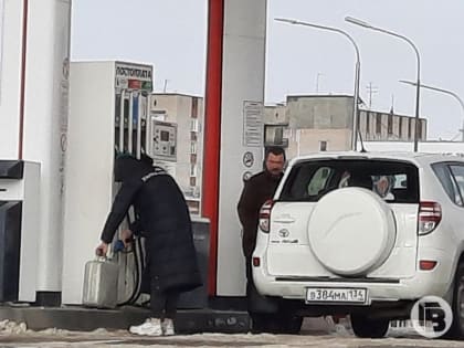 В Волгограде вторую неделю не изменяются цены на бензин