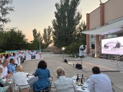 В канун юбилея города в Волжском поздравили сотрудников системы местного самоуправления