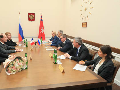 В Волгограде установят памятник Шарлю де Голлю