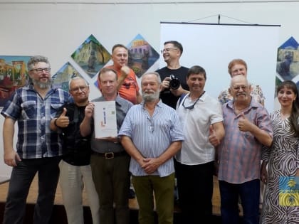 1021 мгновение из жизни города: в Волжском презентовали уникальный фотоальбом