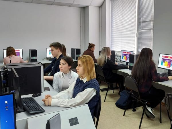 Волгоградские студенты приняли участие во Всероссийском налоговом диктанте
