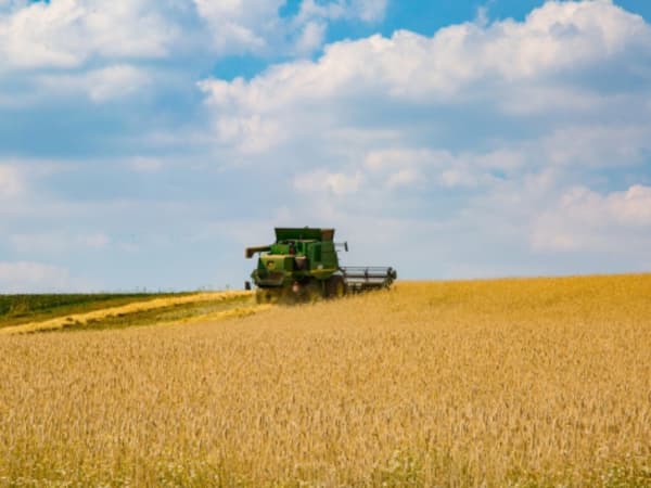Волгоградские аграрии закупили сельхозтехнику на 13,7 млрд рублей