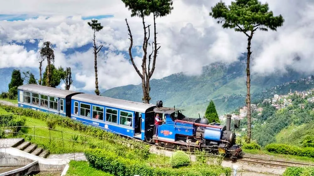 Queen of the Hills : Darjeeling