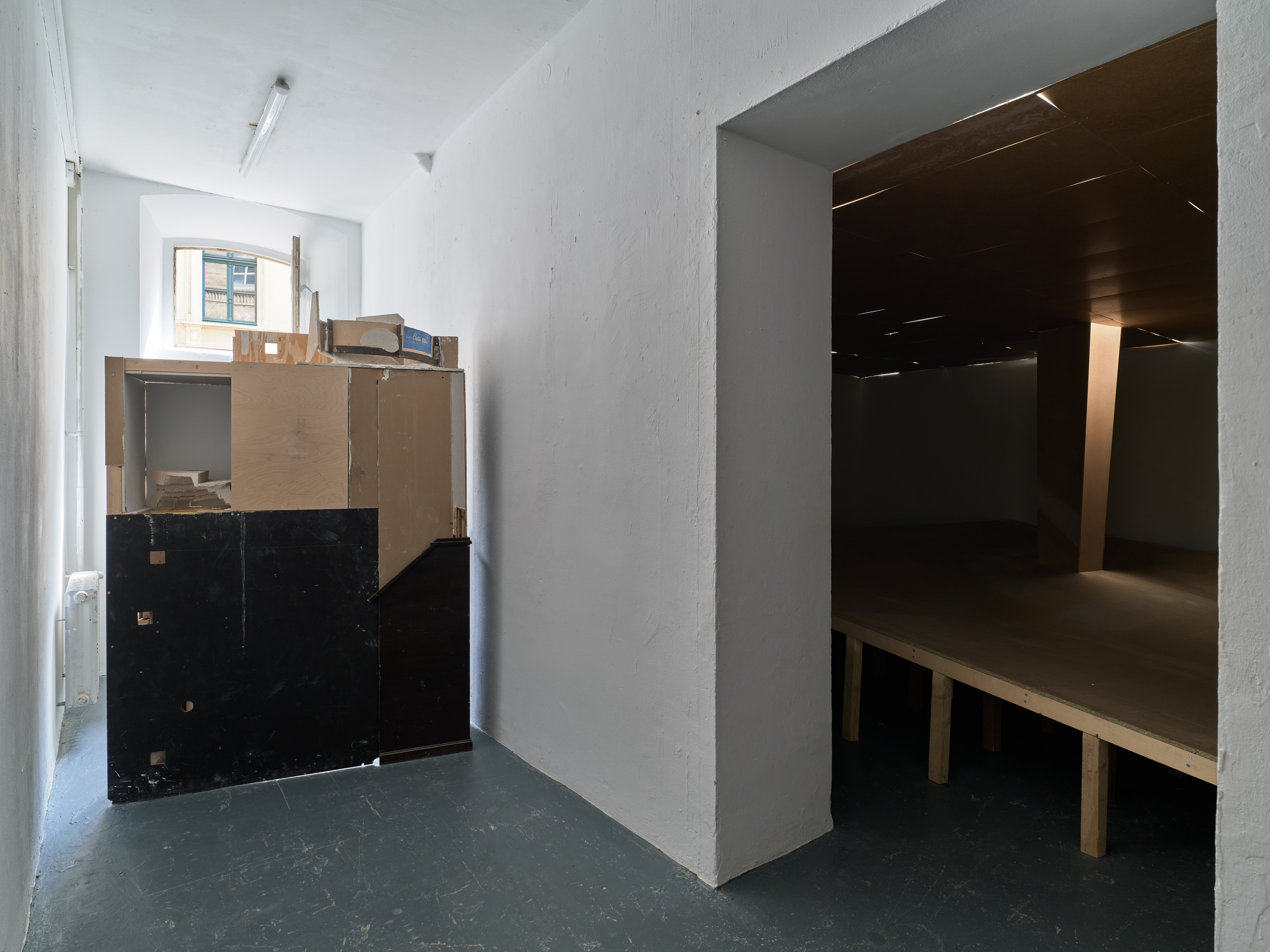 Arbeit im Flur und zweiter Raum