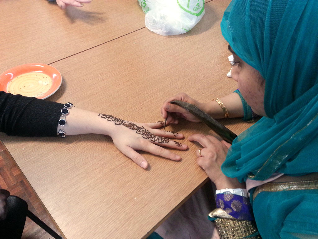 Diwali Mehendi Chamkegi-Gallery 3
