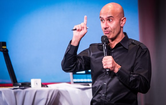 Book/ Hire Robin Sharma Motivational Speaker For Corporate Events | Engage4more