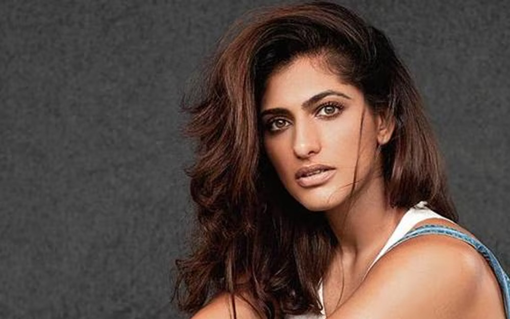 Kubbra Sait Banner
