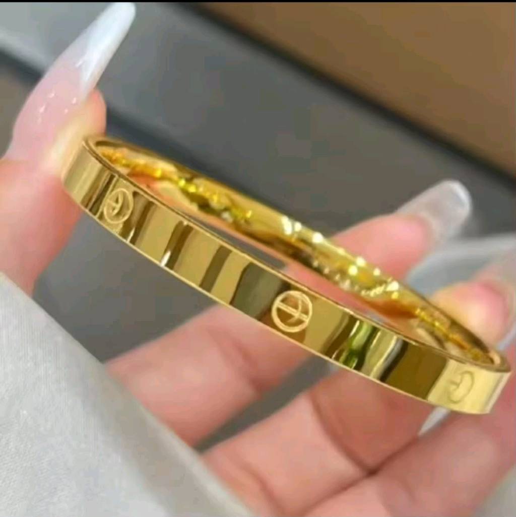 Cartier bangle