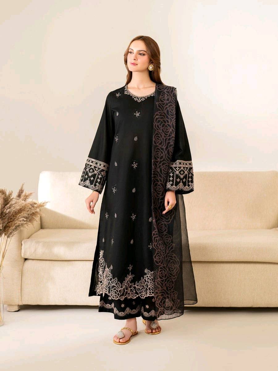 Garnet Winter Dhanak 3Pc 2026 | Heavy Embroidered Suit with Wool Shawl