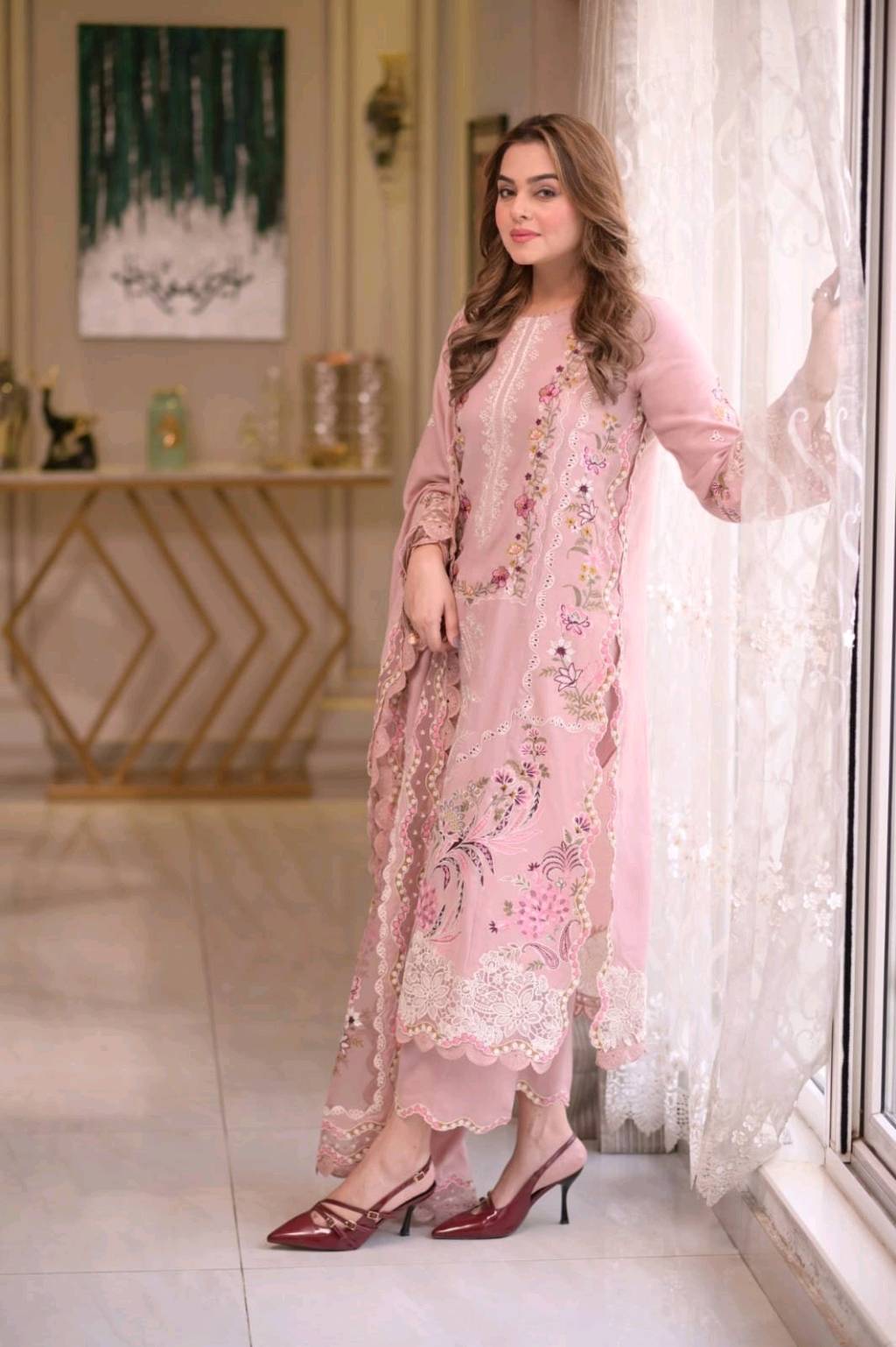 Embroidered Winter Dhanak 3Pc Suit With Ready To Wear Shawl