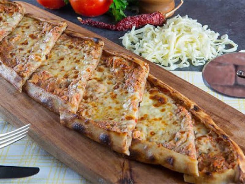 KIYMALI KAŞARLI PİDE