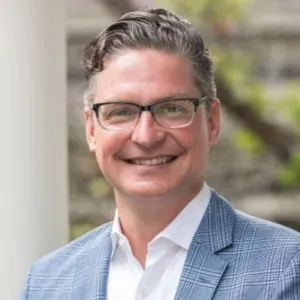 Bruce MacFadyen headshot
