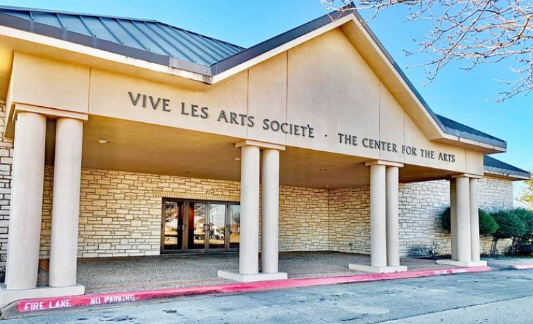 Explore the Cultural Music at Vive Les Arts Theater