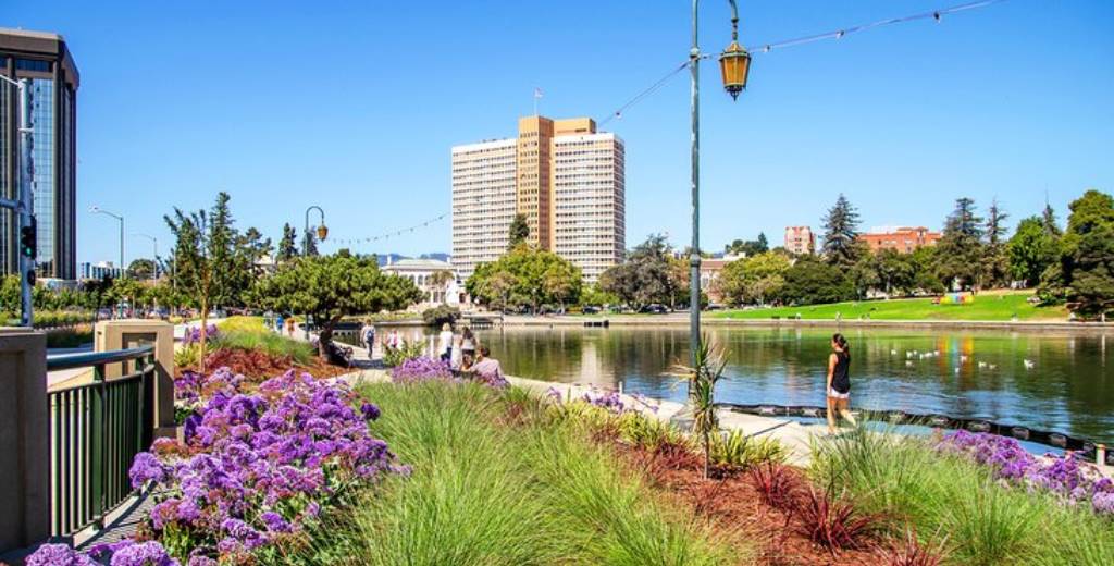 Pentastar Aviation Oakland Airport Office in California