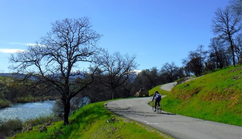 Things To Do in Redding California, Sacramento River Trail