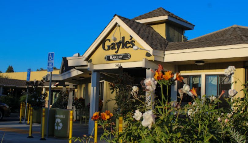 Things to Do in Capitola, Gayle's Bakery & Rosticceria