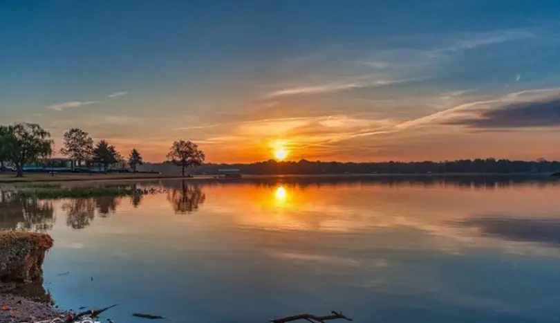 Sunset at Lake Hickory, Things to Do in Hickory NC