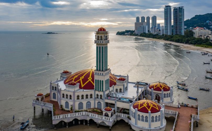 Best Places to Visit in Penang, Tanjung Bungah Floating Mosque