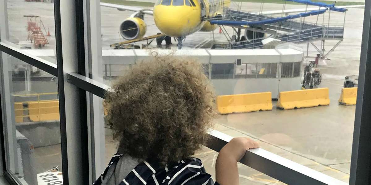 is spirit airlines bad for kids