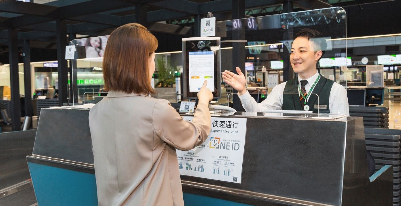 Eva Check in at Airport