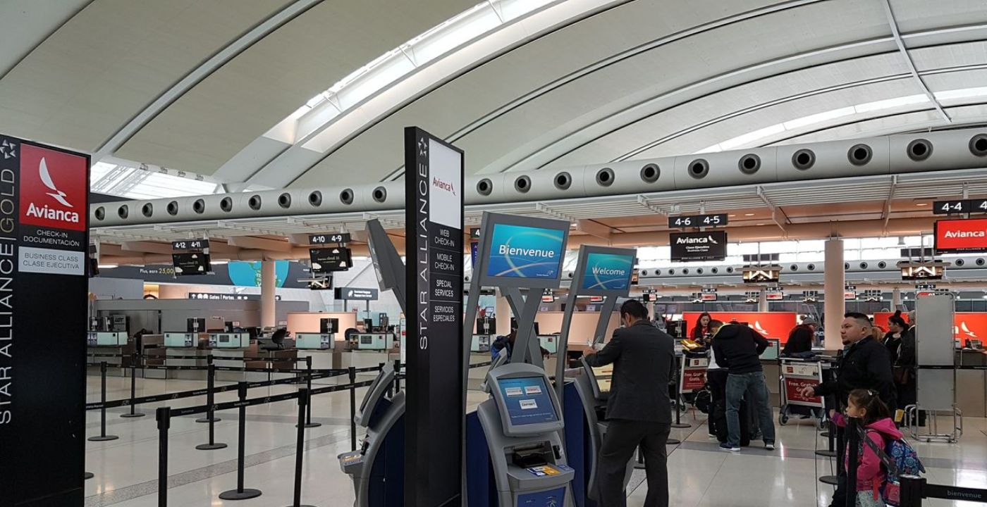 avianca self service kiosk check in
