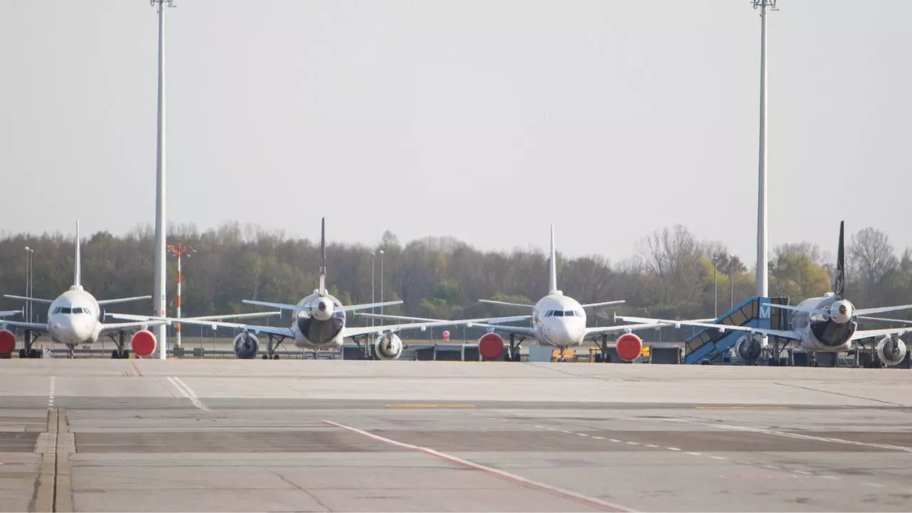 Air Transat Terminal London Gatwick Airport (LGW)