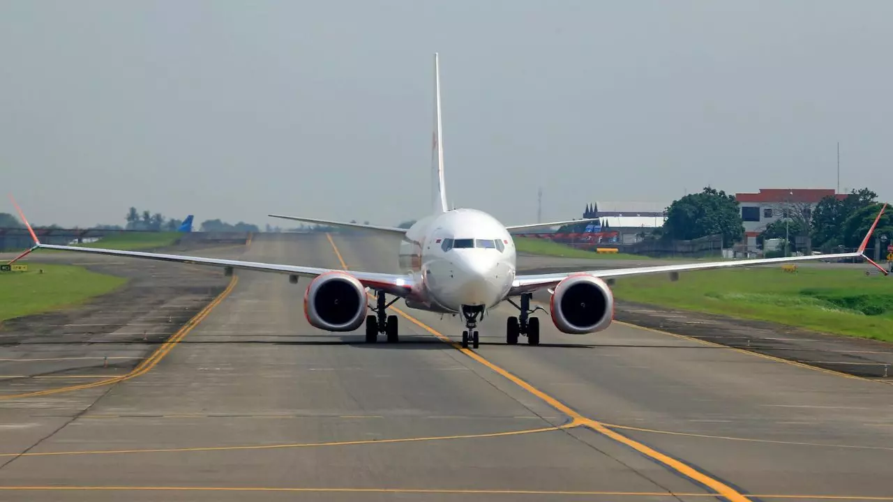 EasyJet Airlines MAN Terminal Manchester Airport +18664630405