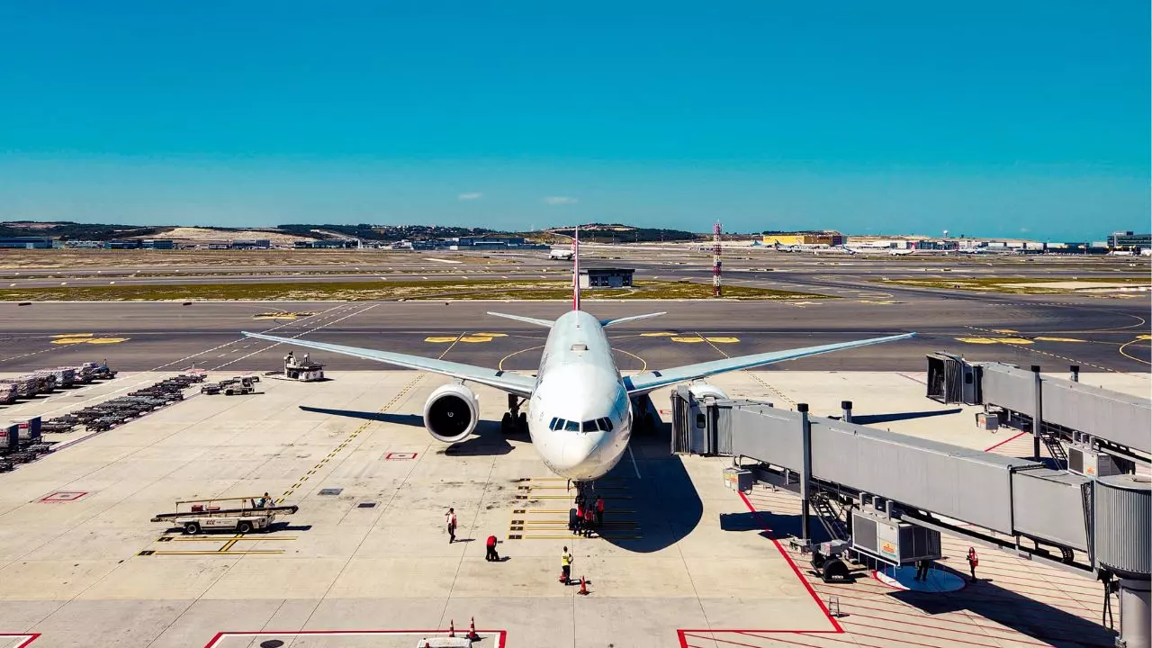 United Airlines SNA Terminal - John Wayne Airport