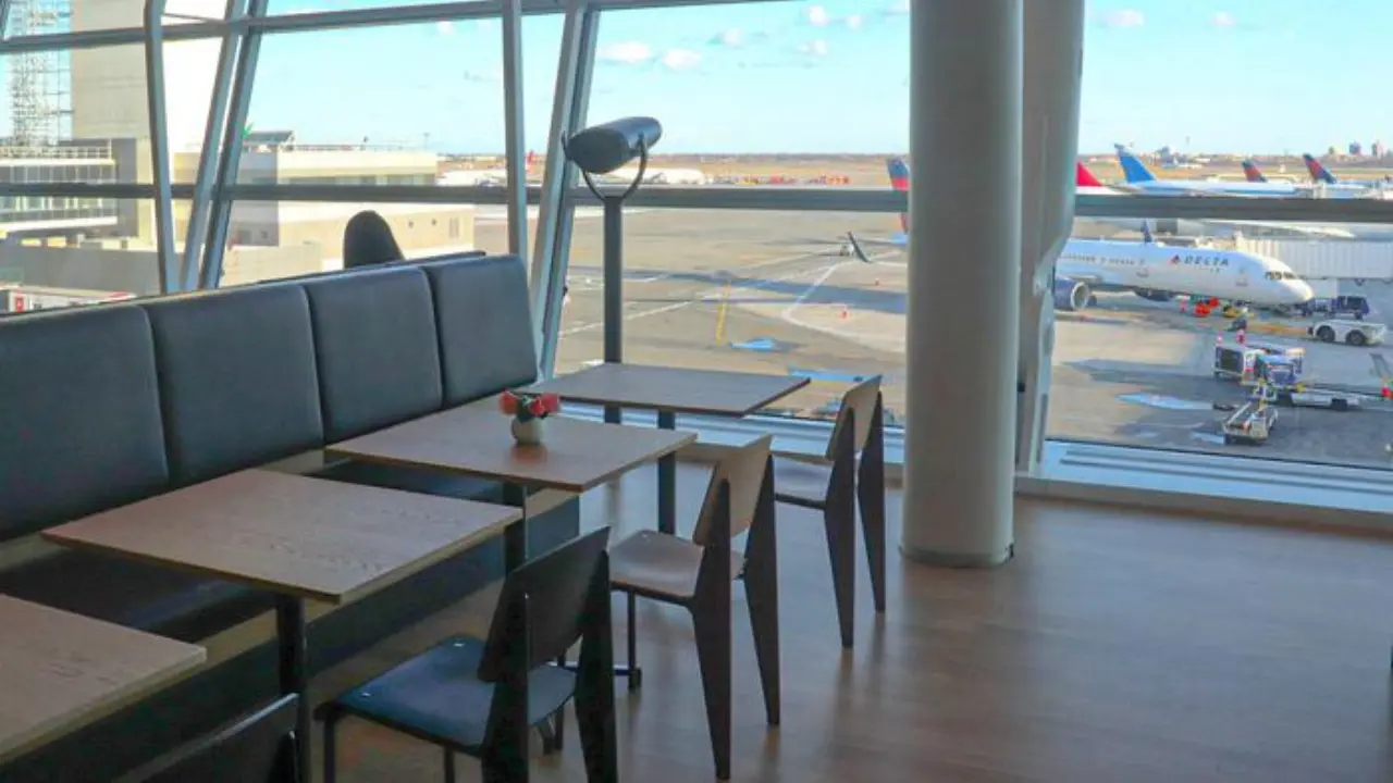 JFK Airport Lounges Terminal 4