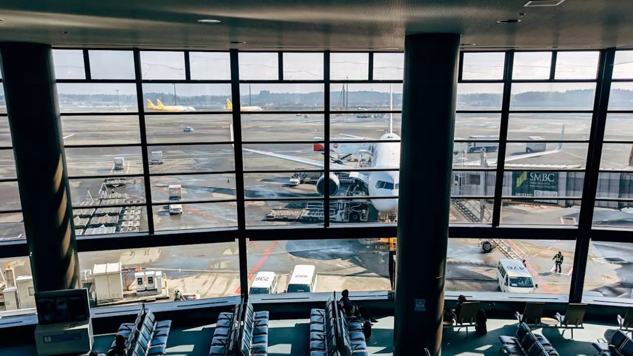 Etihad Airways BCN Terminal - Barcelona-El Prat Airport