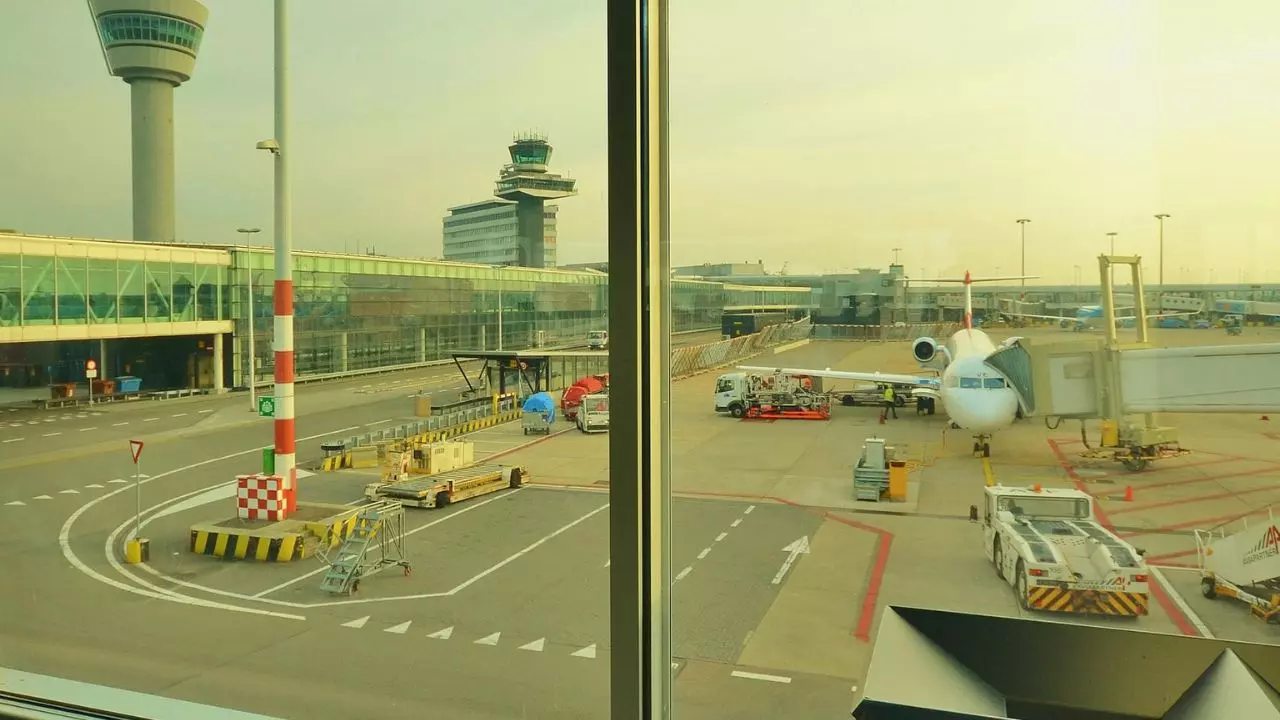 Finnair HEL Terminal - Helsinki Airport