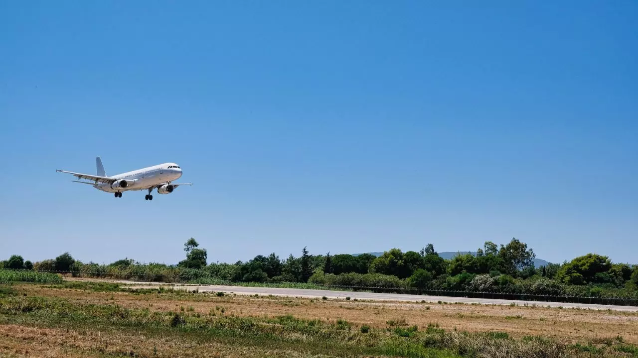 FlyOne Airlines CDG Terminal - Charles De Gaulle Airport