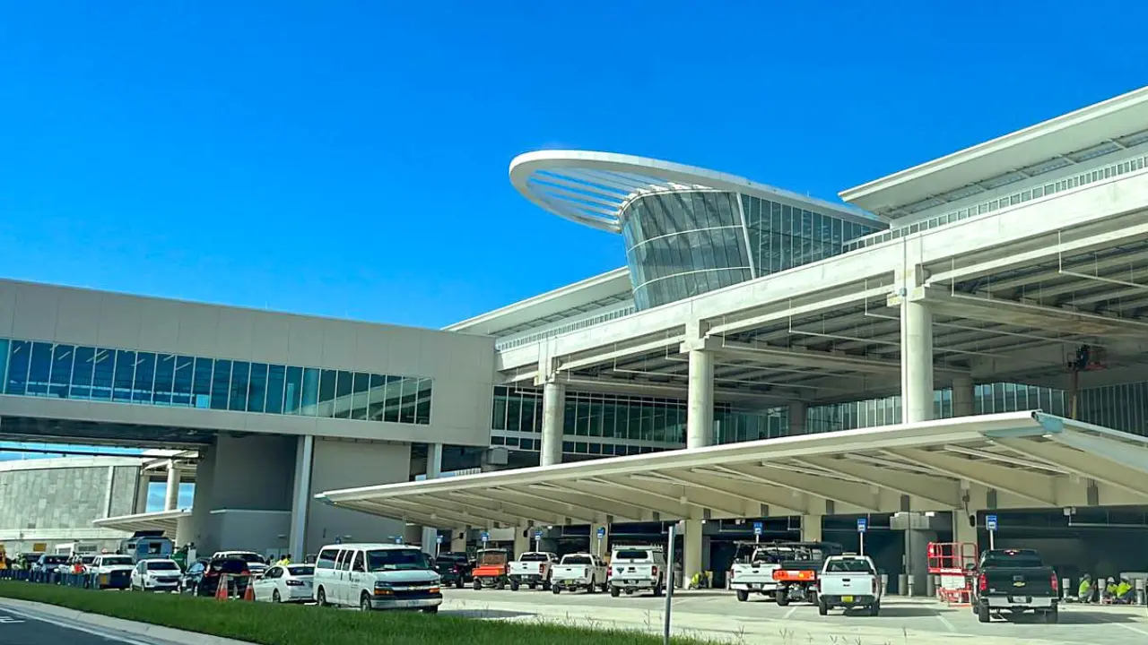 Orlando International Airport (MCO)