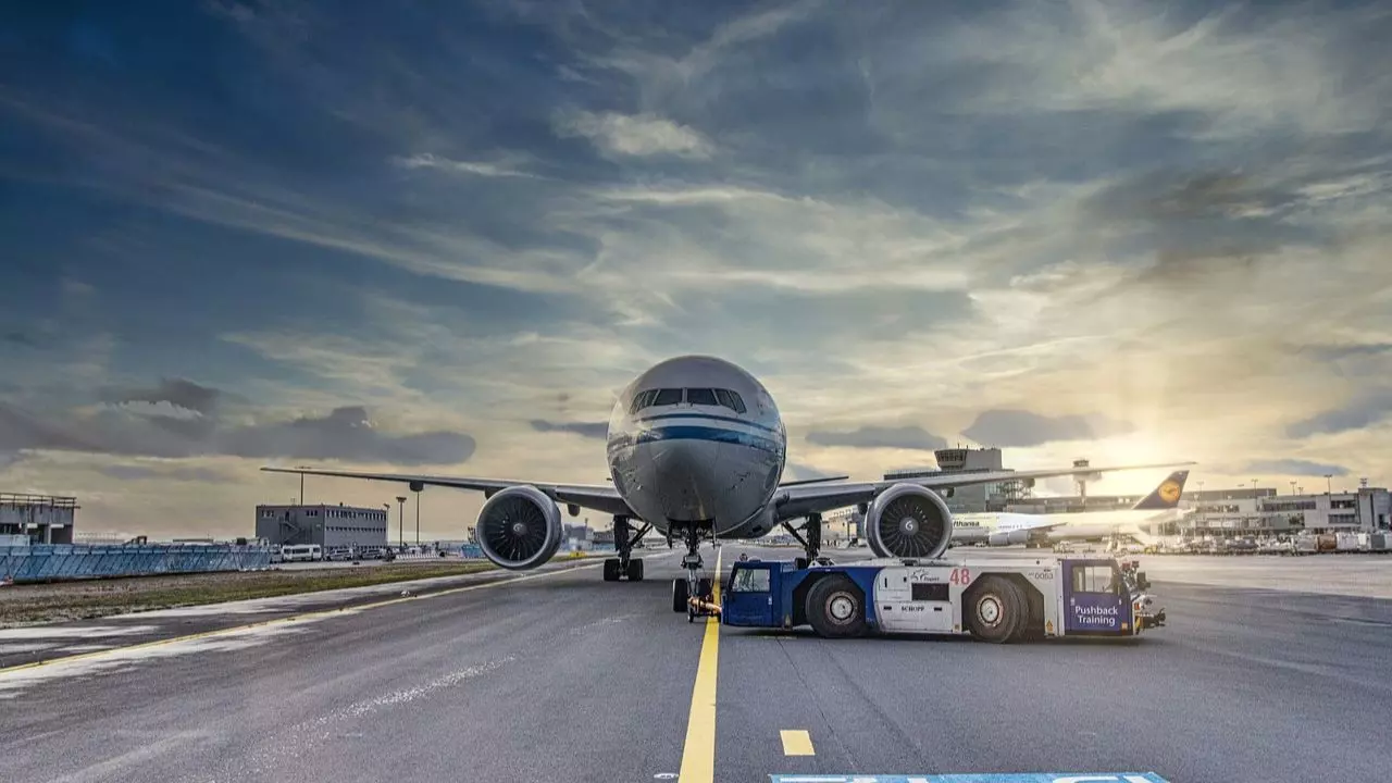 Qantas Airlines CNS Terminal – Cairns Airport