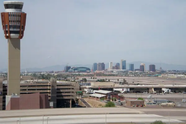 Phoenix Sky Harbor International Airport (PHX)