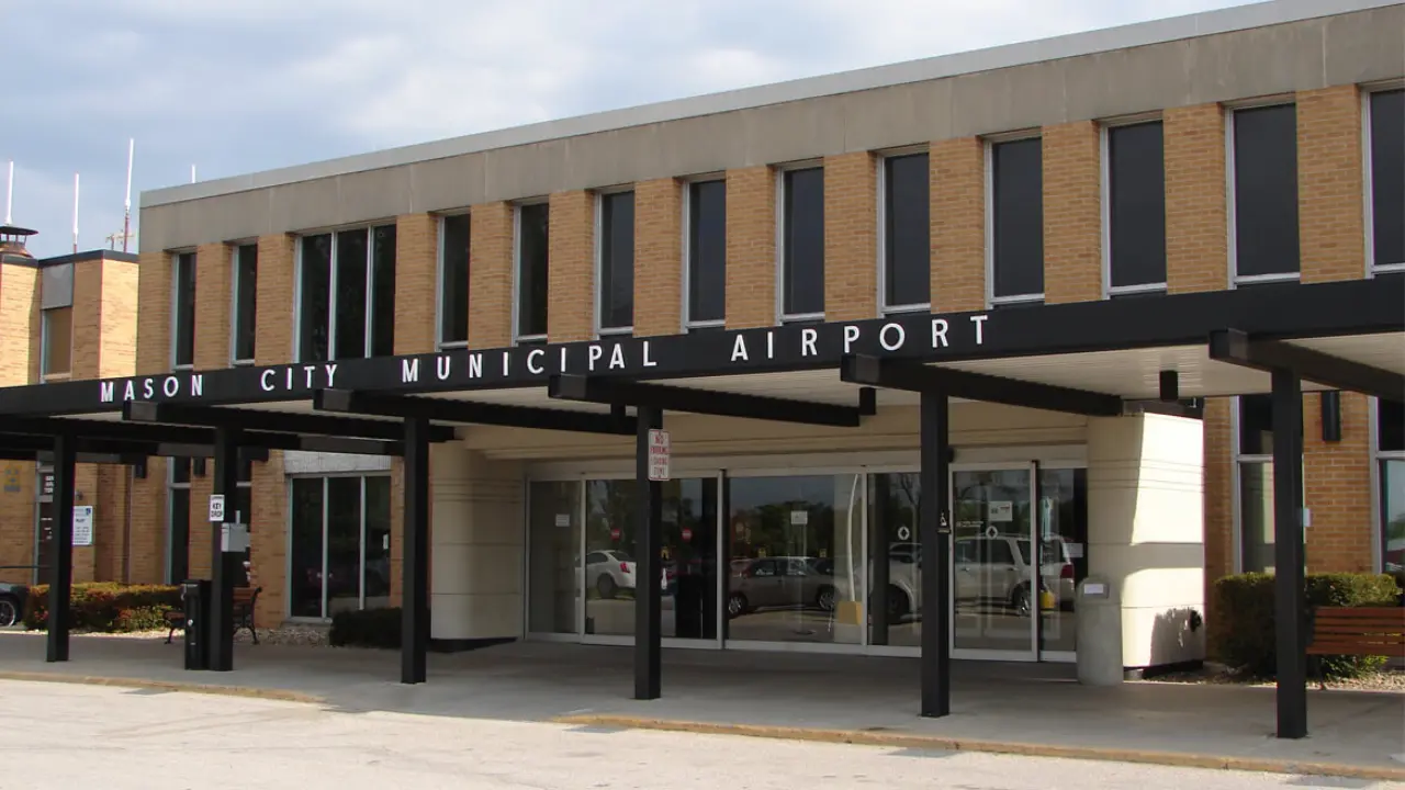 Mason City Municipal Airport (MCW)