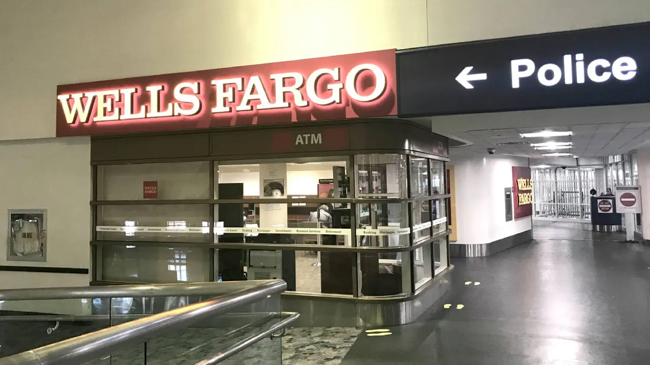 (Harry Reid) Las Vegas Airport Currency Exchange, ATMs & Banks