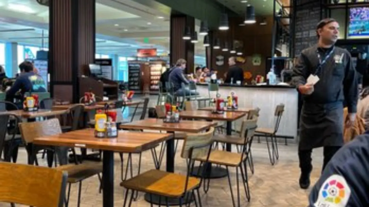 Oakland Airport Restaurants & Food