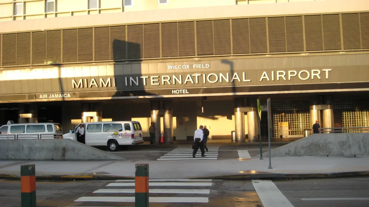 Miami International Airport (MIA)