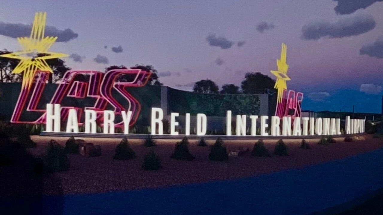 Is there a Smoking Area in Las Vegas Airport (Harry Reid)