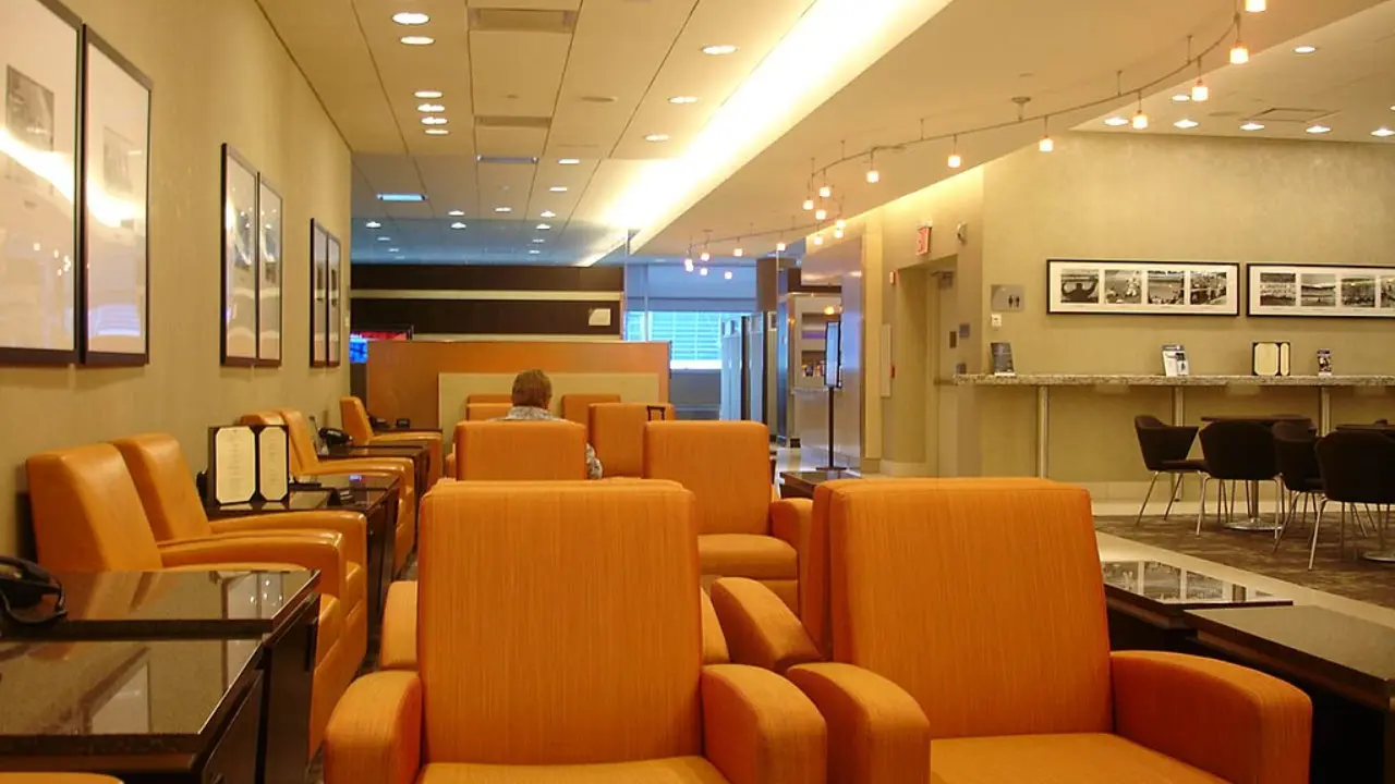 American Airlines Flagship Lounge at Los Angeles Airport
