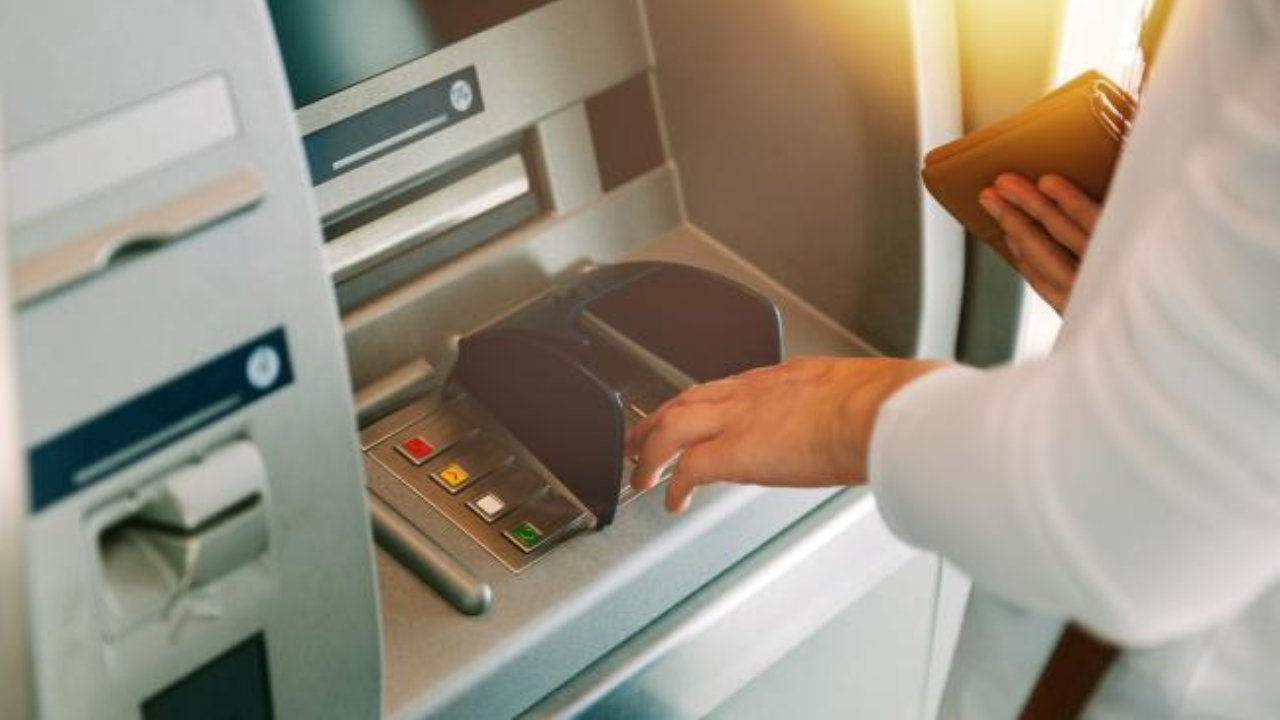 PHL airport currency exchange and ATMs