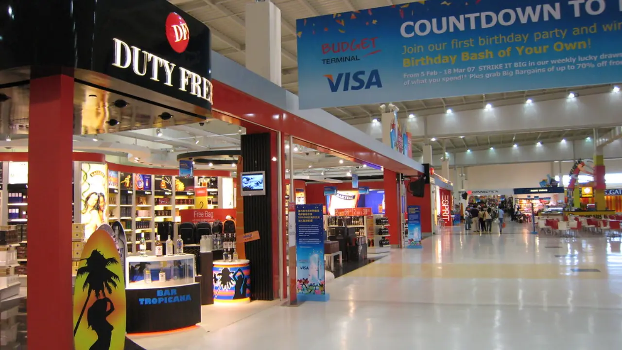 Singapore Changi Airport (SIN) Shops & Stores